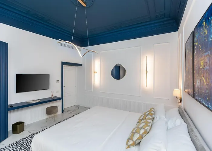 The Romulus Apartment Rom